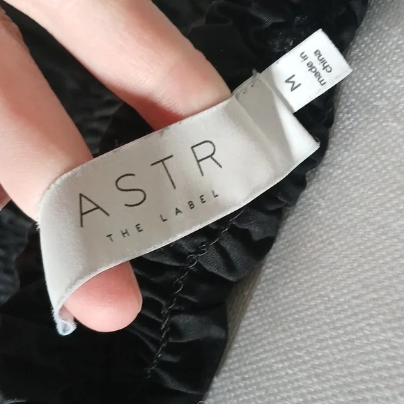 Astr Medium Black Puff Sleeve Top Shomocked Ruffle 80s Vibe Summer - Picture 4 of 4